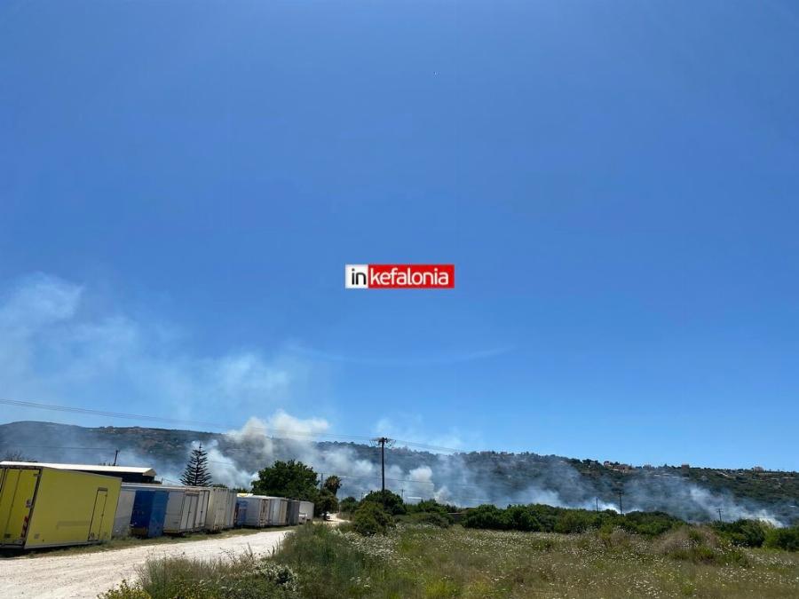 ΦΩΤΙΑ ΤΩΡΑ ΣΤΗΝ ΕΛΛΑΔΑ – ΚΑΙΓΕΤΑΙ ΝΗΣΙ ΓΕΜΑΤΟ ΚΟΣΜΟ – ΣΤΗ ΜΑΧΗ ΚΑΙ ΤΑ ΕΝΑΕΡΙΑ ΜΕΣΑ