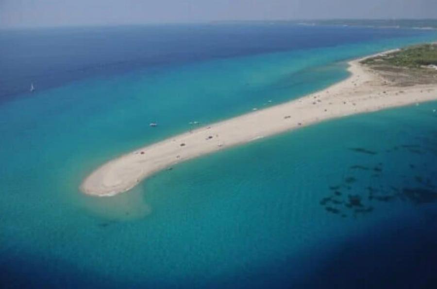 Αδιανόητη τραγωδία: Κεραυνός σκότωσε 13χρονο κορίτσι μπροστά στην οικογένειά του