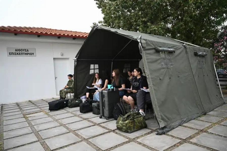Ιστορική μέρα για τις γυναίκες στις Ένοπλες Δυνάμεις: Για πρώτη φορά μπαίνουν ως εθελόντριες στον Στρατό