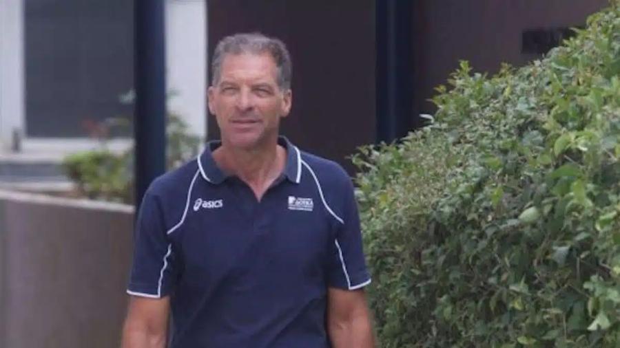 Πέθαvε ο Λάκης