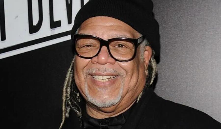 Θλίψη: Πέθανε γνωστός ηθοποιός που άφησε ιστορία – Τον βρήκαν καθισμένο στην πολυθρόνα του