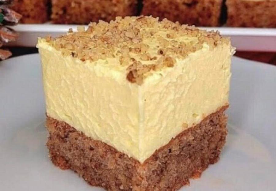 Καρυδόπιτα με κρέμα σιροπιαστή: Το εύκολο γλυκό ταψιού που γίνεται ανάρπαστο