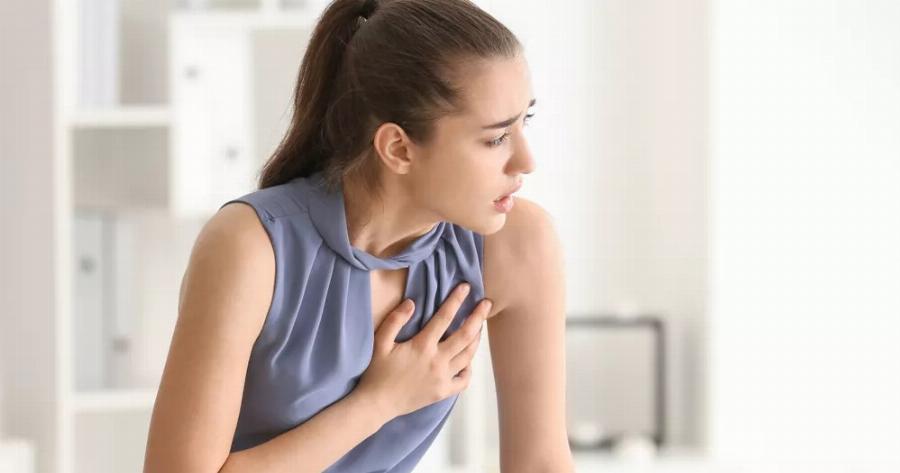 Το απλό τεστ του αντίχειρα που δείχνει αν κινδυνεύετε από ανεύρυσμα: Παίρνει 1 λεπτό