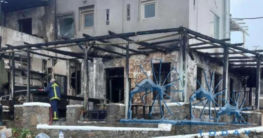 ΕΚΤΑΚΤΟ: Μεγάλη φωτιά ΤΩΡΑ στην Μύκονο