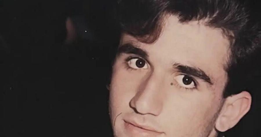 Πασίγνωστος σημαντικός Έλληνας σε μικρή ηλικία – «Παλιά είχα μαλλιά… τώρα έχω εμπειρίες!»