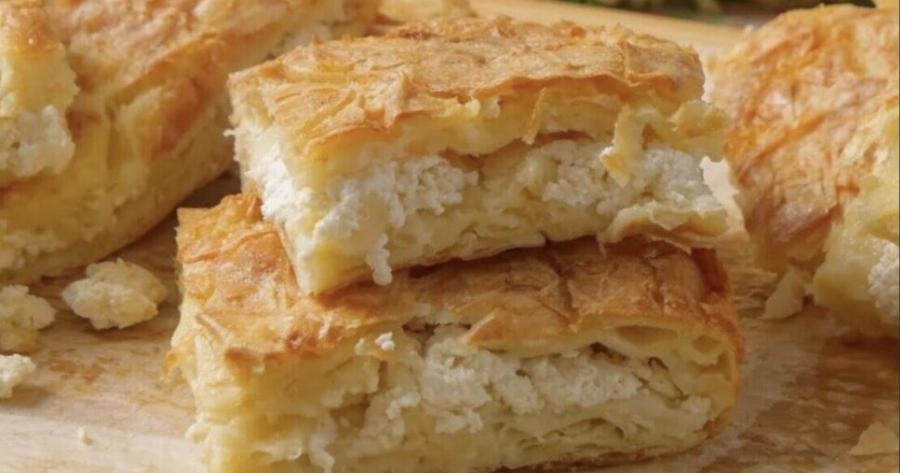 Η πιο αφράτη πίτα με έτοιμα φύλλα σε 10 λεπτά!