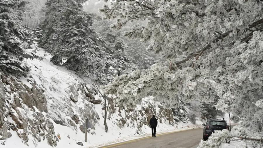 EKTAKTO: Μόλις Ξεκίνησε το πυκνό Χιόνι στην Αττική – Δεiτε Τώρα Ιίνe εικόνα που Χιονίζει