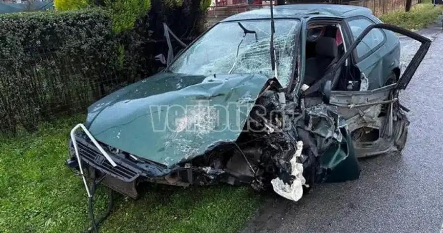 Θρήνος ανήμερα Χριστουγέννων για 22χρονο που σκοτώθηκε σε τροχαίο – Διαλυμένο το αυτοκίνητο που οδηγούσε