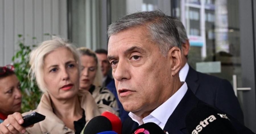 Στο voσoκoμεio ο Κώστας Αγοραστός – Δέχθηκε επiθεση από συγγενείς θυμάτωv των Τεμπών