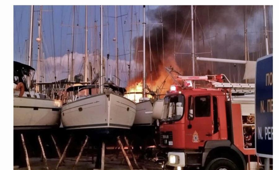 EKTAKTO- Μεγάλη φωτιά σε λιμάνι της χώρας – Συναγμερός στην Πυροσβεστική