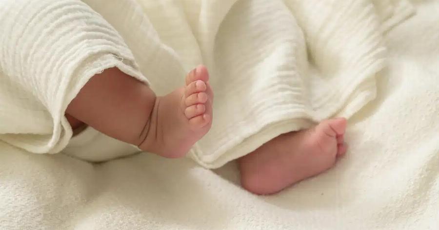 Νεκρό βρέφος από λιστερίωση – Μολύνθηκε από το γάλα που έπινε η μητέρα κατά την εγκυμοσύνη