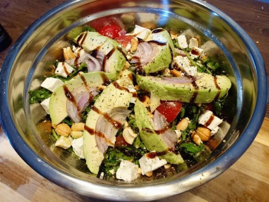 Η σαλάτα που σε χορταίνει και δεν την αλλάζεις με τίποτα