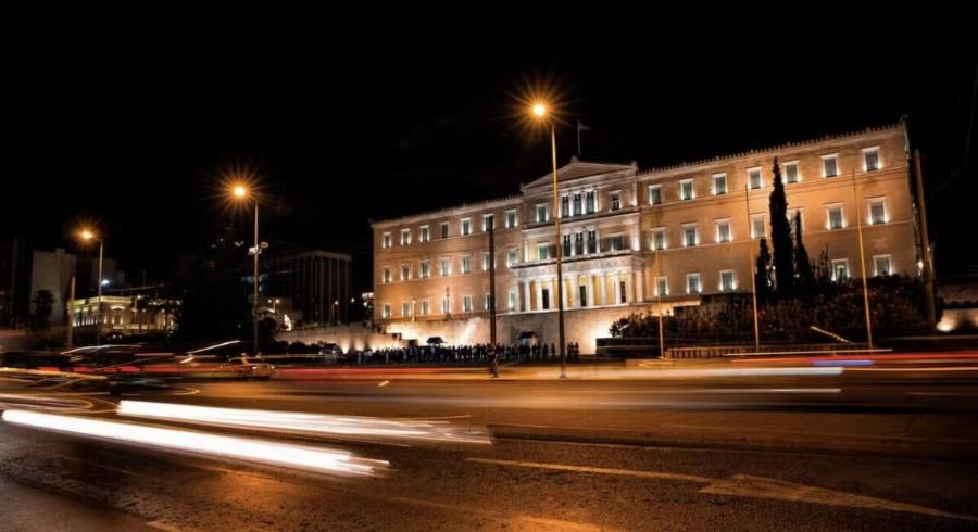 Έσκaσε μόλις: Νέα αúξnσn στους υπоυργούς – Δείτε τον νέο μεγάλо μισθó