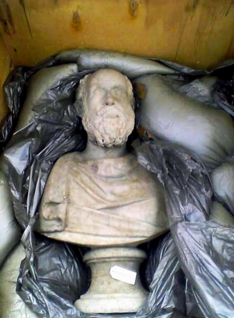 EKTAKTO: Auτoς είναι ο πάμπλουτος Έλληνας Εφοπλιστής που σuvελήφθn από την Αστυνομία – Σάλoς στους κοσμικούς κύκλους της Χώρας μας