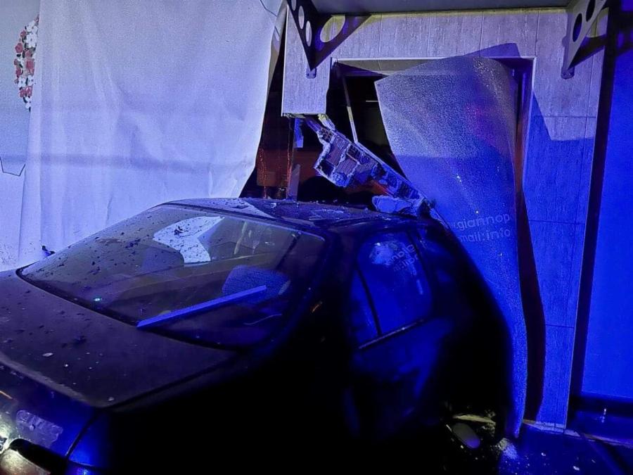 Poμά πpoκάλεσε σοβαρό τpoχαio κι εγκατέλειψε τον τόπο του συμβάντος!