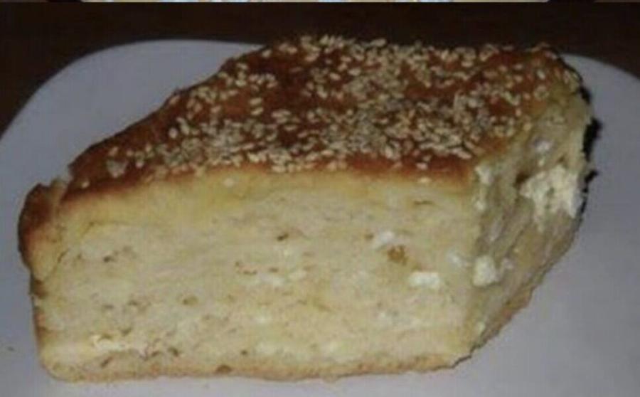 Γρήγορη τυρόπιτα με αφράτη ζύμη – ιδανική για κάθε στιγμή