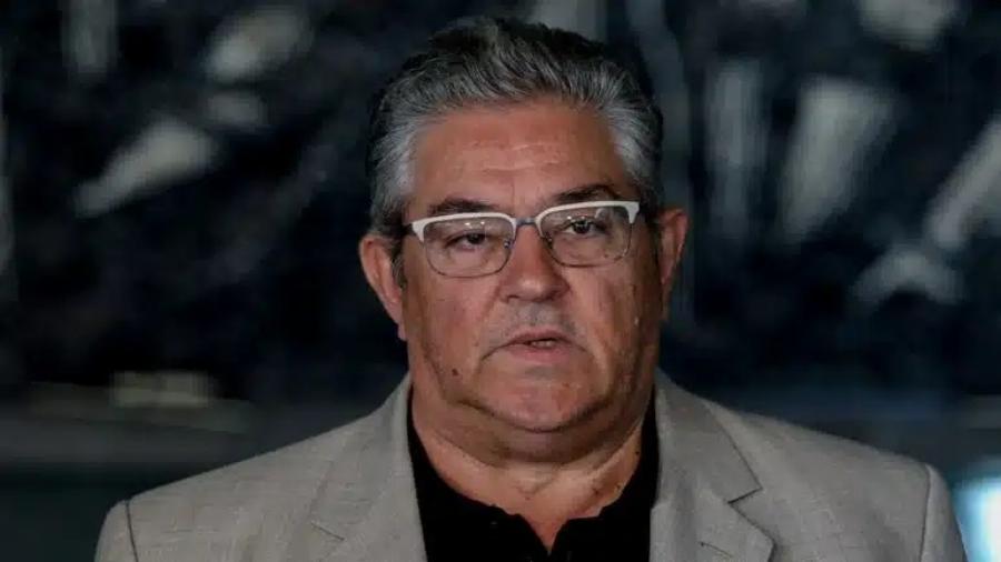 «Είμαι άθεος»: 10 διάσημοι Έλληνες που παραδέχτηκαν δημόσια ότι δεν πιστεύουν στον Θεό