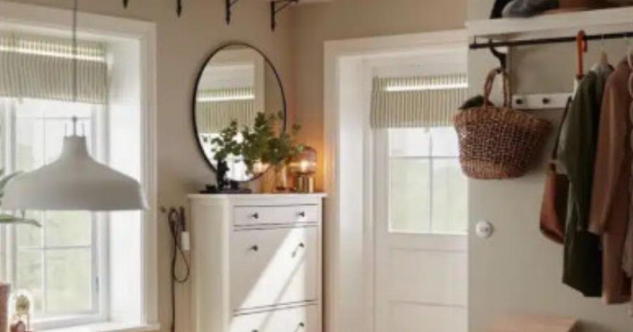 Η παπουτσοθήκη από τα ΙΚΕΑ που οργανώνει το χολ και λειτουργεί και ως κομοδίνο – Απόλυτα πολυχρηστική