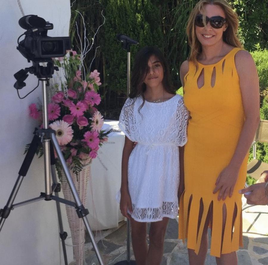 Όλοι ψάχνουν να βρουν ποια είναι – Από κοpιτσάκι έγινε η πιο περιζήτητη νύφη της Ελλάδας