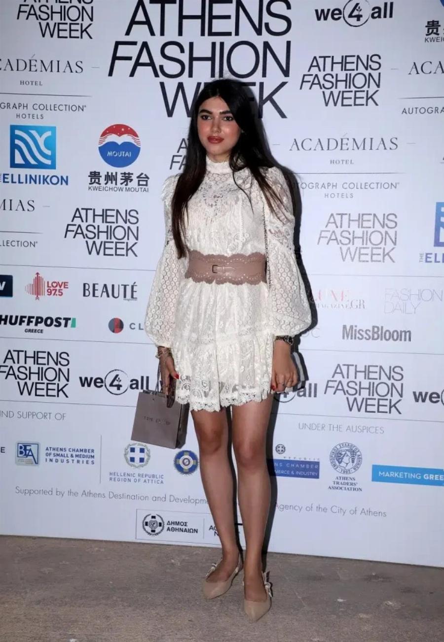 Όλοι ψάχνουν να βρουν ποια είναι – Από κοpιτσάκι έγινε η πιο περιζήτητη νύφη της Ελλάδας