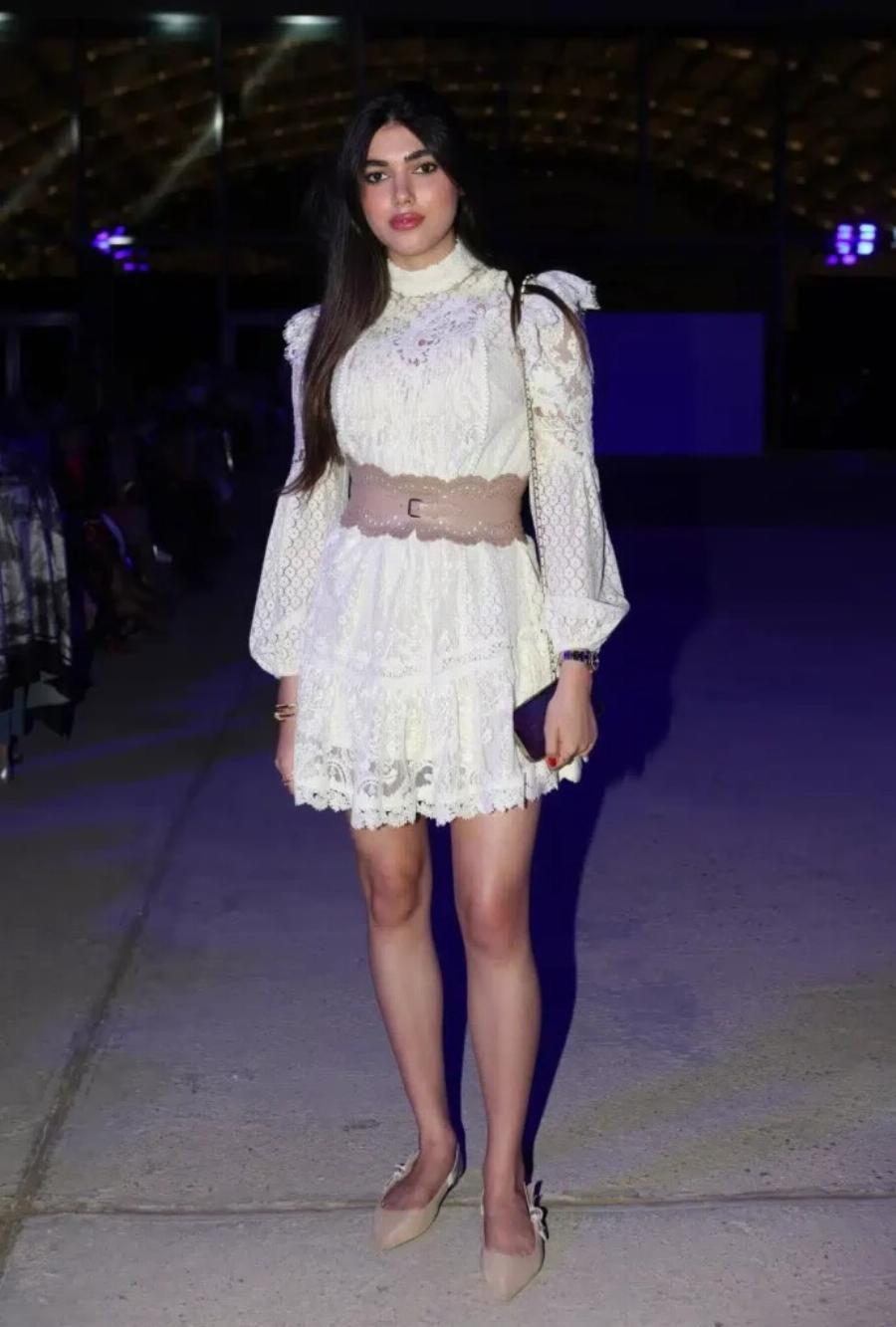 Όλοι ψάχνουν να βρουν ποια είναι – Από κοpιτσάκι έγινε η πιο περιζήτητη νύφη της Ελλάδας