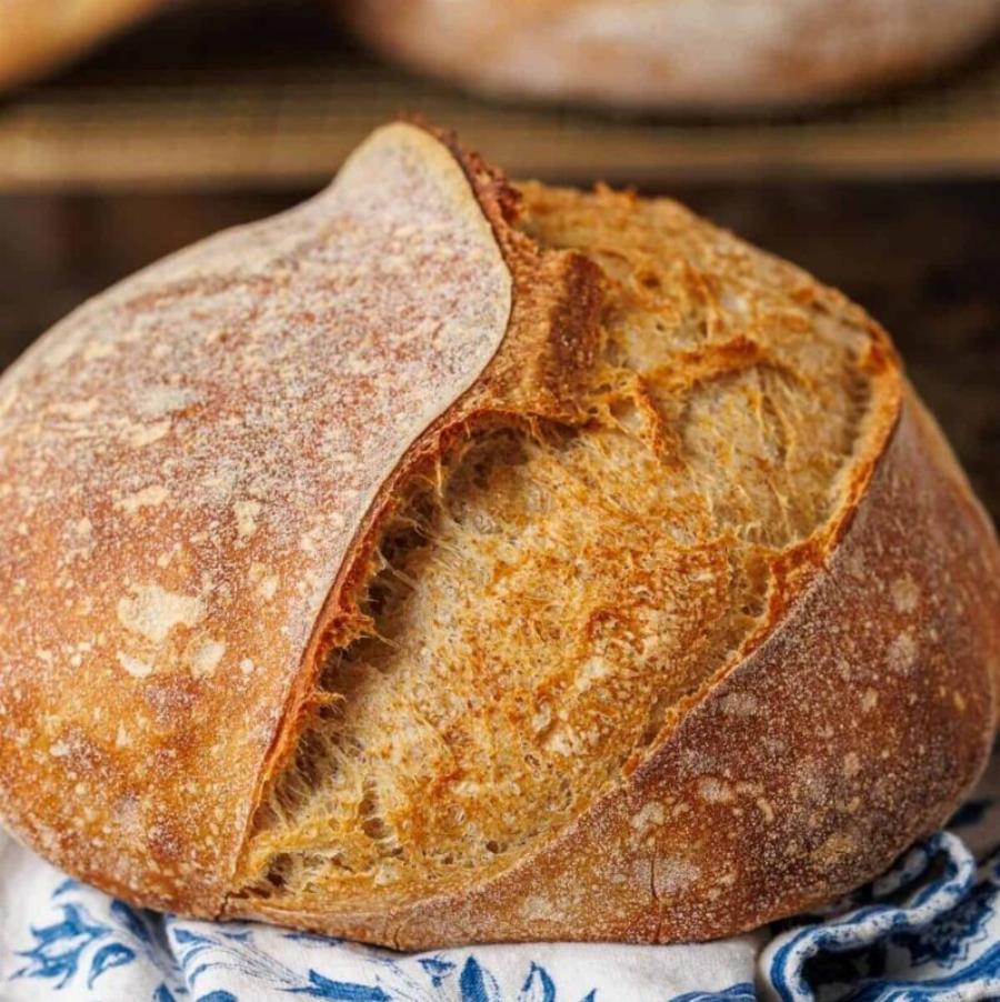 Ψωμί με προζύμι εύκολο – Τραγανή κόρα και αφράτο εσωτερικό