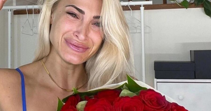 Τρισευτυχισμένη η Τούνη με τον σύντροφό της: Ανακοίνωσε τα ευχάριστα και όλοι τους εύχονται