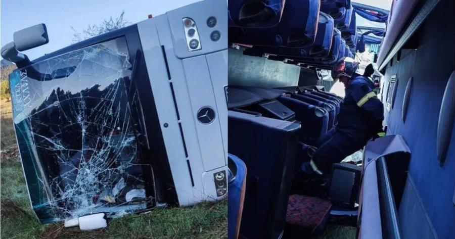 «Έσπασα με το πόδι μου το παρμπρίζ για να βγουν τα παιδιά»: Τι λέει ο οδηγός του ΚΤΕΛ για το ατύχημα