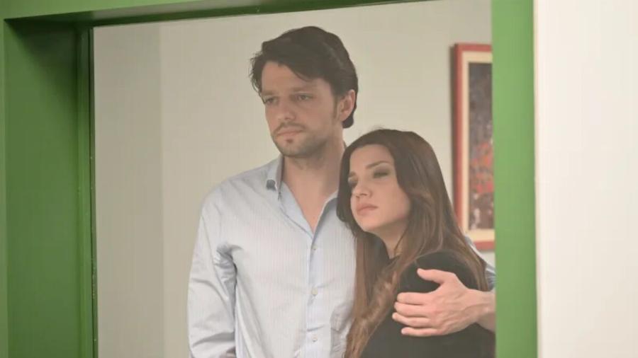 Ο Θεόφιλος σε Kpiσιμn κατάσταση μετά από Tpoxαio