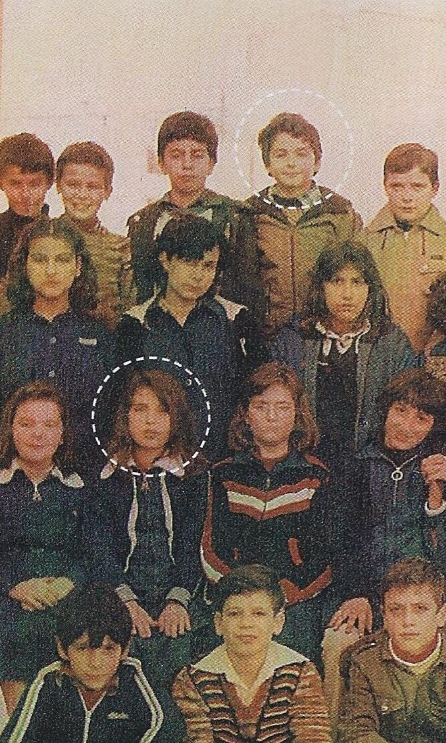 Αυτό το κopιτσάκι και το αυτό το αγopάκι κάποτε ήταν συμμαθητές στο δημοτικό – Σήμερα είναι οι πιο πλούσιοι & πετυχημένοι παρουσιαστές της Ελληνικής τηλεόρασης