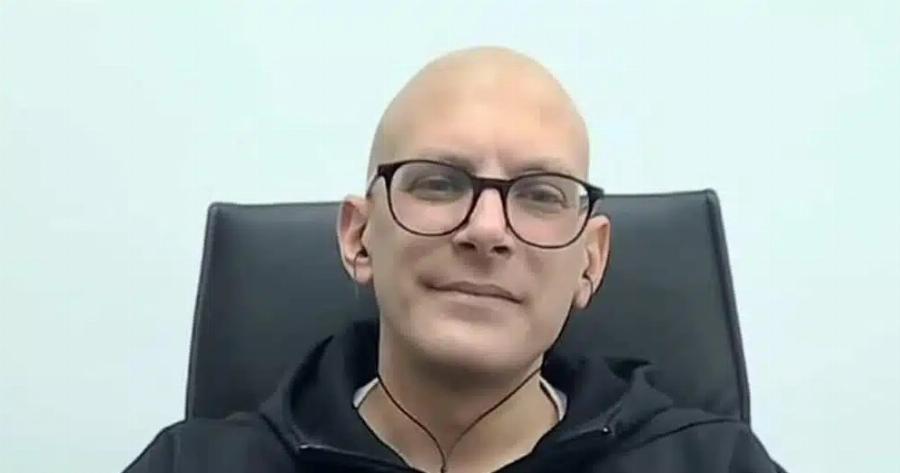 «Χειρουργήθηκα Τετάρτη, τη Δευτέρα ήμουν στο γραφείο», τι λέει ο δήμαρχος Αη Στράτη για τη μάχη με τον καρκίνο