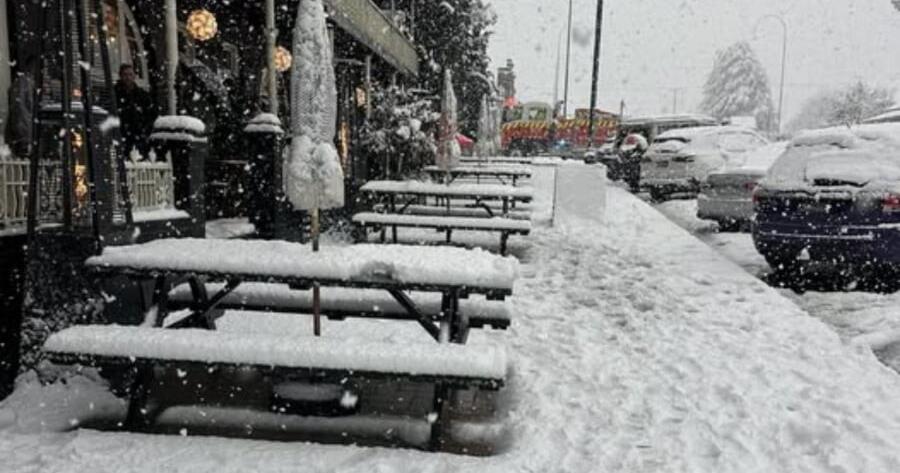 Νωρίς στα λευκά η Ελλάδα – «Κλείδωσε» ο πρώτος χιονιάς