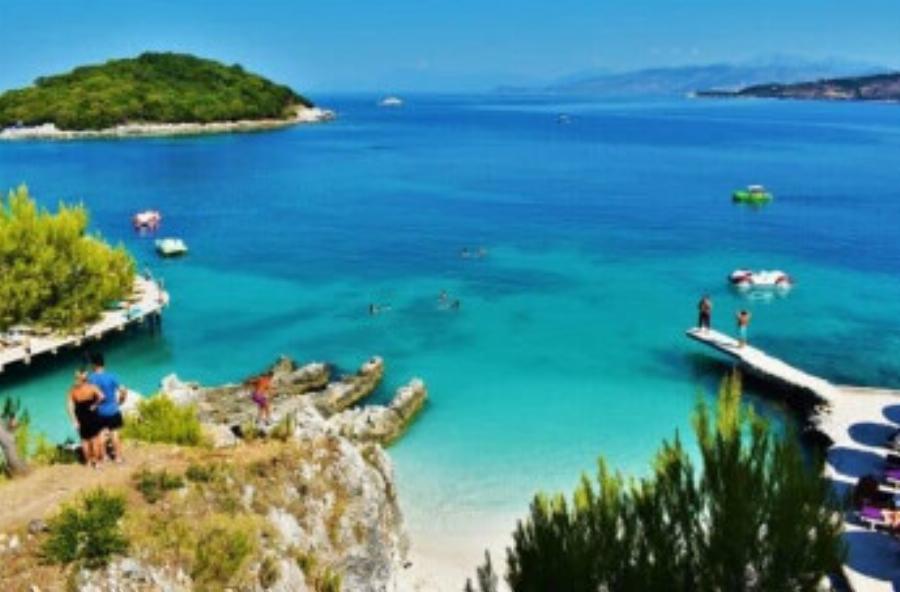 42 ευρώ σουίτα με πρωινό σε 4άστερο και η θάλασσα στο πιάτο: Η χώρα δίπλα στην Ελλάδα με τις εξωφρενικά χαμηλές τıμές