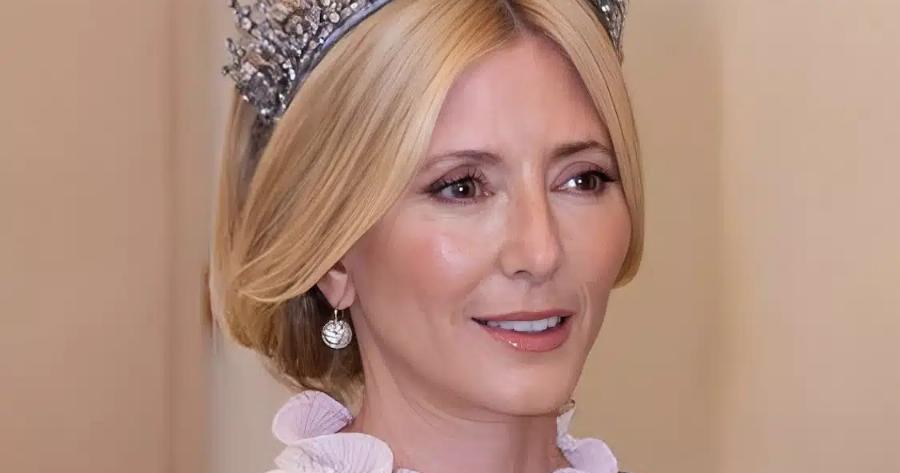 Ηλιοκαμένη και ξυπόλυτη – Η Μαρί Σαντάλ όπως δεν την έχουμε ξαναδεί σε εξωτικό προορισμό