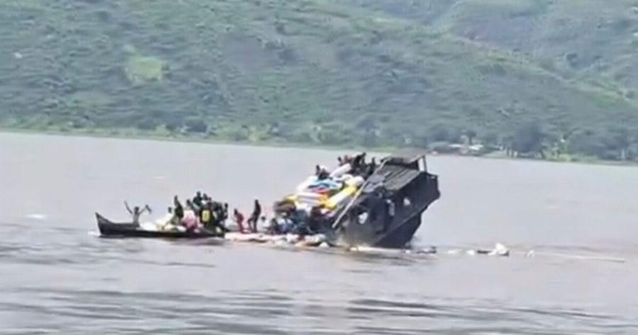 ΕΚΤΑΚΤΗ ΕΙΔΗΣΗ: 143 ΝΕΚΡΟΙ ΑΠΟ ΦΩΤΙΑ ΣΕ ΠΛΟΙΟ – ΓΥΝΑΙΚΑ ΕΒΑΛΕ ΝΑ ΜΑΓΕΙΡΕΨΕΙ ΚΑΙ ΤΟΥΣ ΕΚΑΨΕ ΖΩΝΤΑΝΟΥΣ