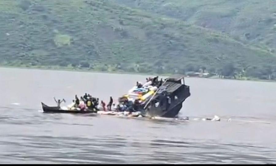 ΕΚΤΑΚΤΗ ΕΙΔΗΣΗ: 143 ΝΕΚΡΟΙ ΑΠΟ ΦΩΤΙΑ ΣΕ ΠΛΟΙΟ – ΓΥΝΑΙΚΑ ΕΒΑΛΕ ΝΑ ΜΑΓΕΙΡΕΨΕΙ ΚΑΙ ΤΟΥΣ ΕΚΑΨΕ ΖΩΝΤΑΝΟΥΣ