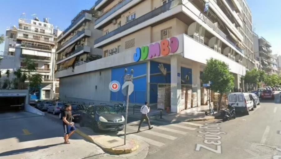 Mεγάλη φωτιά ΤΩΡΑ σε πασίγνωστη ελληνική αλυσίδα καταστημάτων