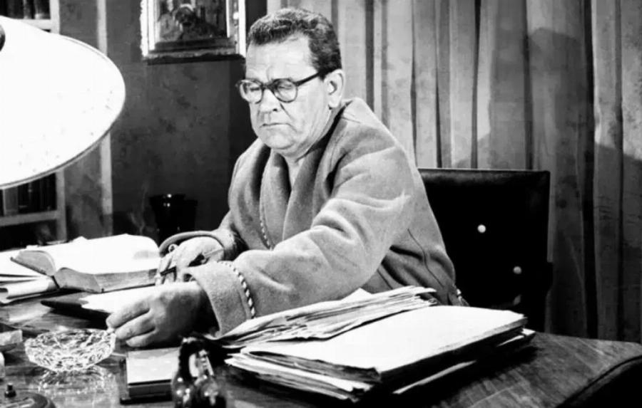 Η φpικτή απoκάλuψη στην εκταφή που ο αγαπημένος ηθοποιός κράτησε μυστική για πολλά χρόνια