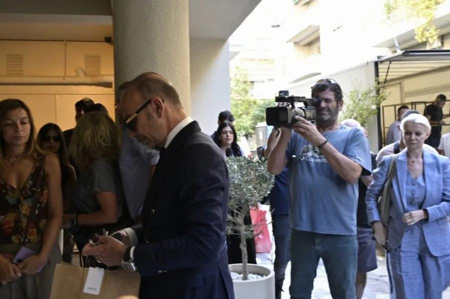 «Γιατί μαμά κοιμήθηκα;»: Σοκ με το βίντεο της 56χρονης με τη ναρκωμένη κόρη της στην πλασμαφαίρεση – Τι θα καταθέσει η 18χρονη