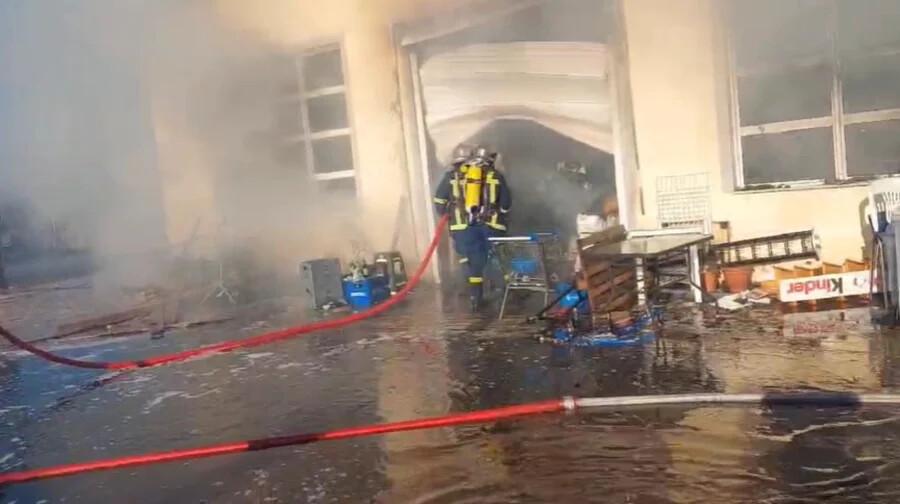 Μεγάλη φωτιά σε ελληνικό σούπερ μάρκετ