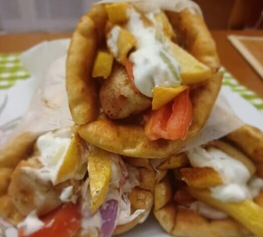 Σπιτικά σουβλάκια όπως τα θέλεις – 2 εκδοχές