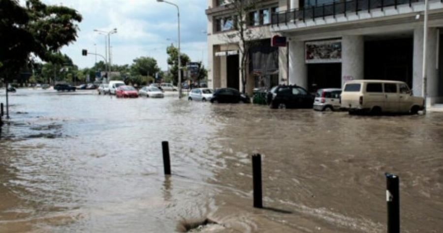Παναγία μου “Πνίγηκε” πασίγνωστη ελληνική πόλη- Απελπισμένοι οι κάτοικοι δεν ξέρουν κατά που να κάνουν