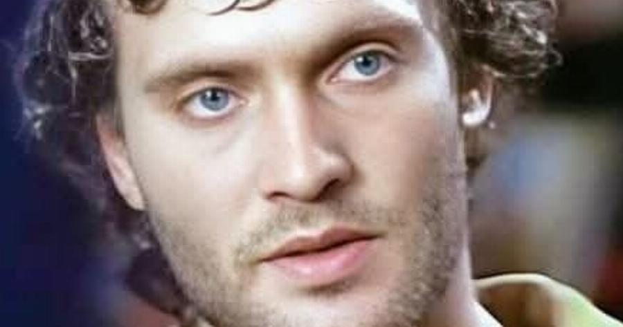 Ένας από τους ωραιότερους ηθοποιούς της δεκαετίας του ’80: Τον αναγνωρίζετε;