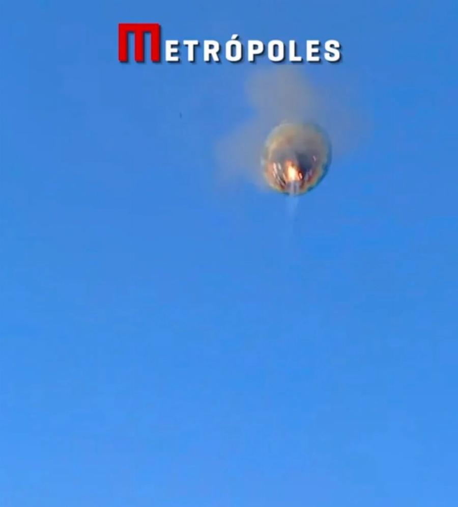 Αερόστατο με 22 επιβάτες έπιασε φωτιά και συνετρίβη – Οκτώ νεκροί