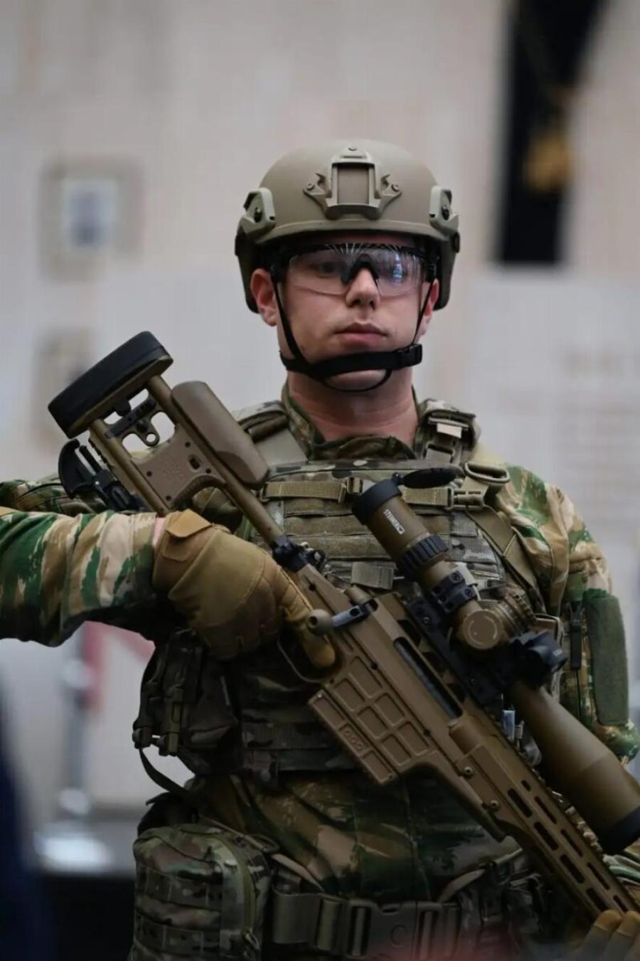 Auτή θα είναι η νέα στολή του Στρατού – Αλλάζουν ακόμα και τα άρβυλα