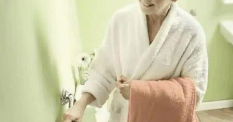 Μπάνιο μετά τα 65: Δεν χρειάζεται ντους κάθε μέρα. Δείτε ποια είναι η ιδανική συχνότητα για να παραμένετε υγιείς