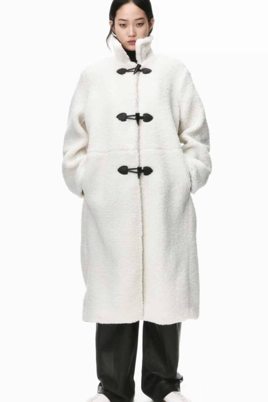 Tο στιλάτο παλτό σε έκπτwσn από τα Η&Μ, που κοστίζει 40 εupώ – Κομψό και ζεστό, θα βγάλετε όλο τον χειμώνα