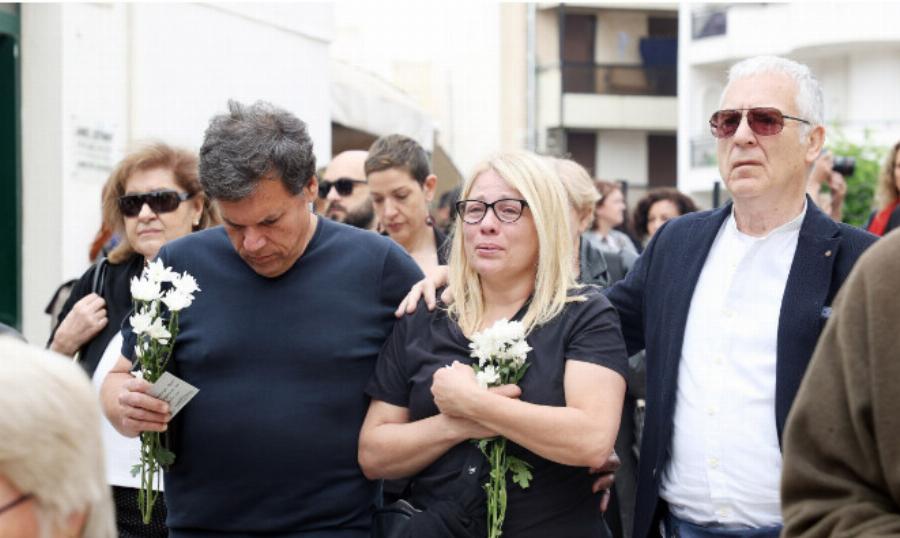 «Κατέρρευσε» η Μαριάννα Τουμασάτου: Το σπαρακτικό τελευταίο αντίο στην Άννα Παναγιωτοπούλου