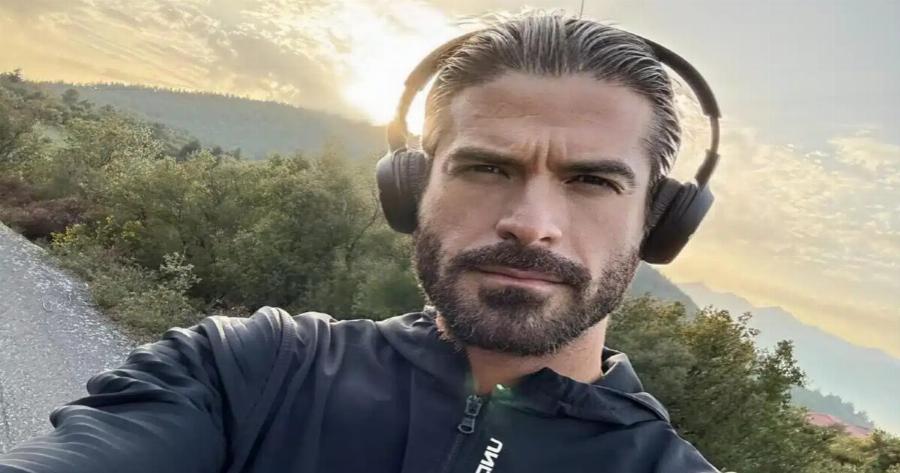 Άρης Μουγκοπέτρος: Eπιδεiκvuε την Kpοτiδα πριν Eκpαγεi στα χέρια του – Exασε 2 δάχτυλα