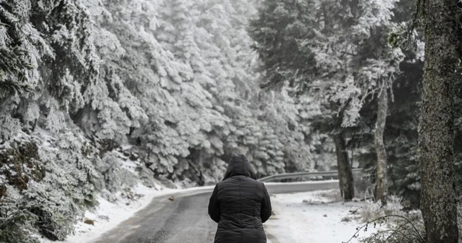 Μόλις Ξεκίνησε η Χιονοθύελλα: Δείτε Τώρα που Χιονίζει